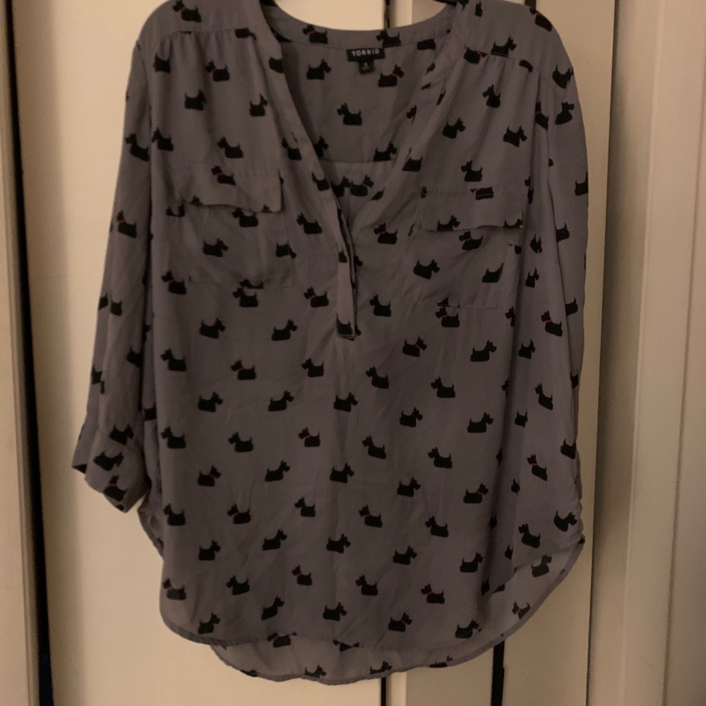 Torrid blouse, Scotty dog, black with red accents.